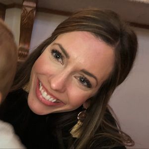 Meet your Posher, Lauren